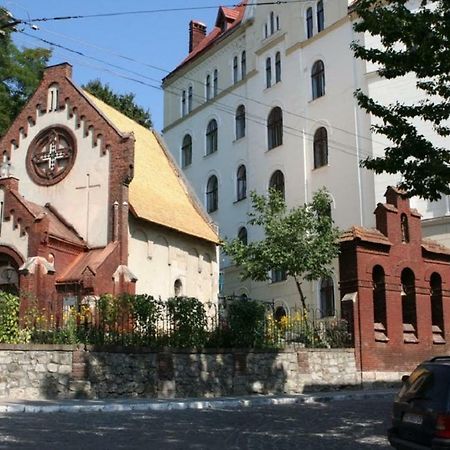 Невелика Smart Квартира В Центрі Для Пари Lviv Bagian luar foto